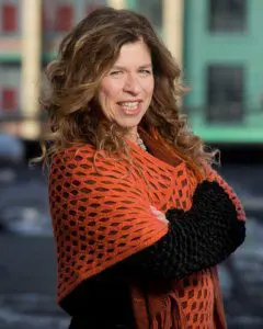 danielle-red-shawl-rooftop-600w